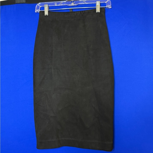 BCBGMaxAzria Elegant Black Skirt - Picture 1 of 3